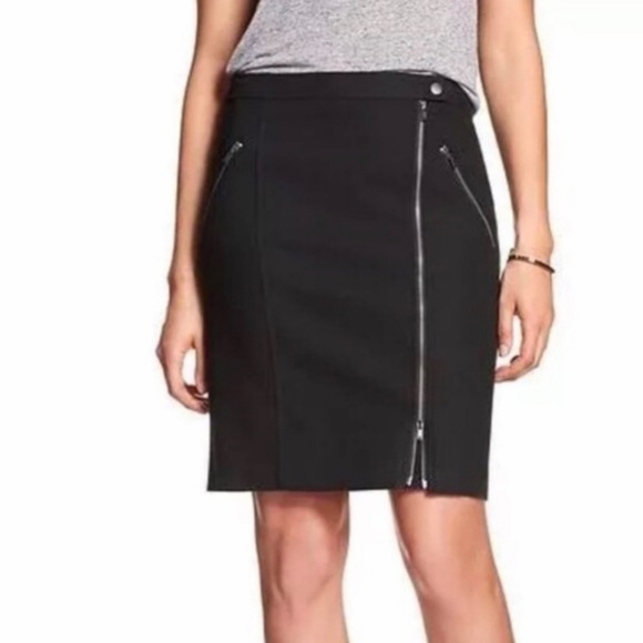 Banana Republic Dresses & Skirts - Banana Republic Asymmetrical Zipper Career Skirt
